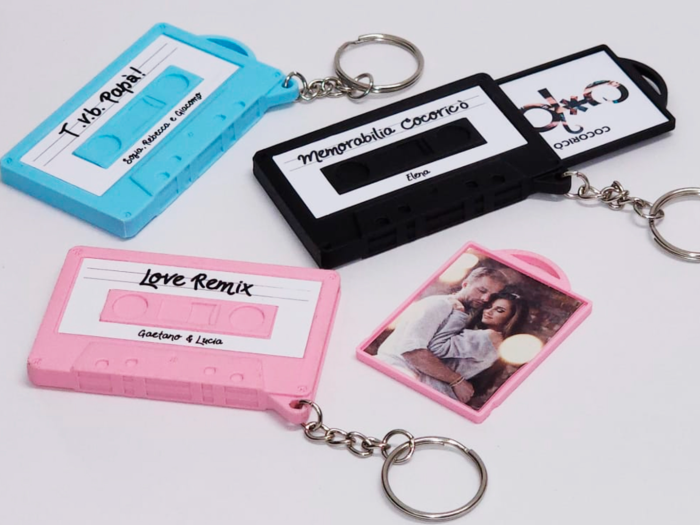 Retro Music Cassette Keychain – 3D Printed Photo Frame Gift