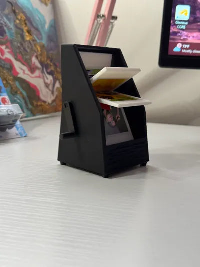 Split-Flap Picture Frame – Rotating 3D Printed Polaroid Display