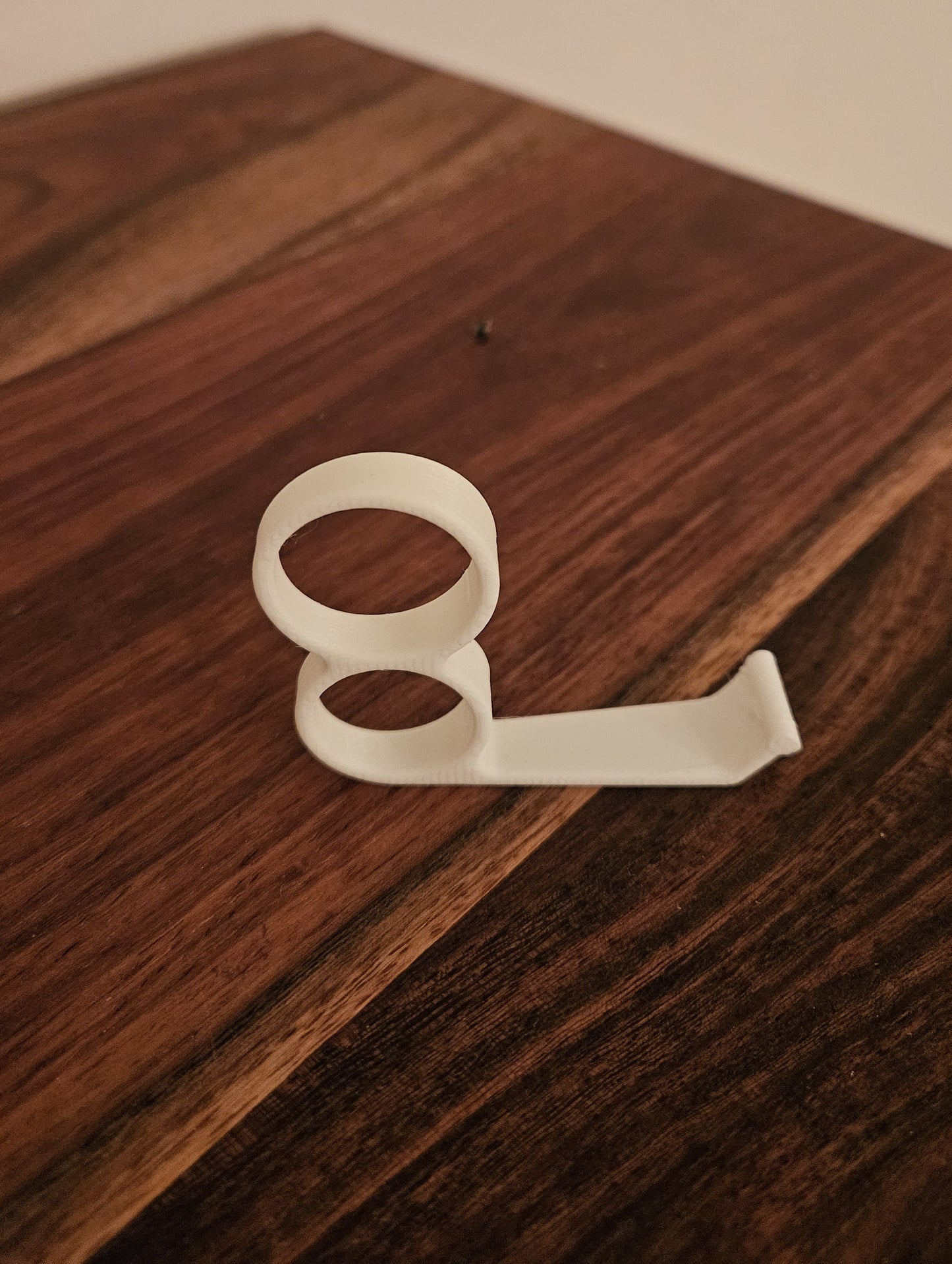 Two-Finger Mobile Phone Holder & Stand