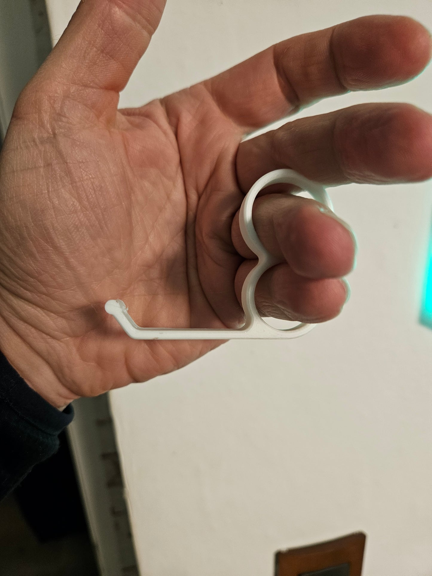 Two-Finger Mobile Phone Holder & Stand