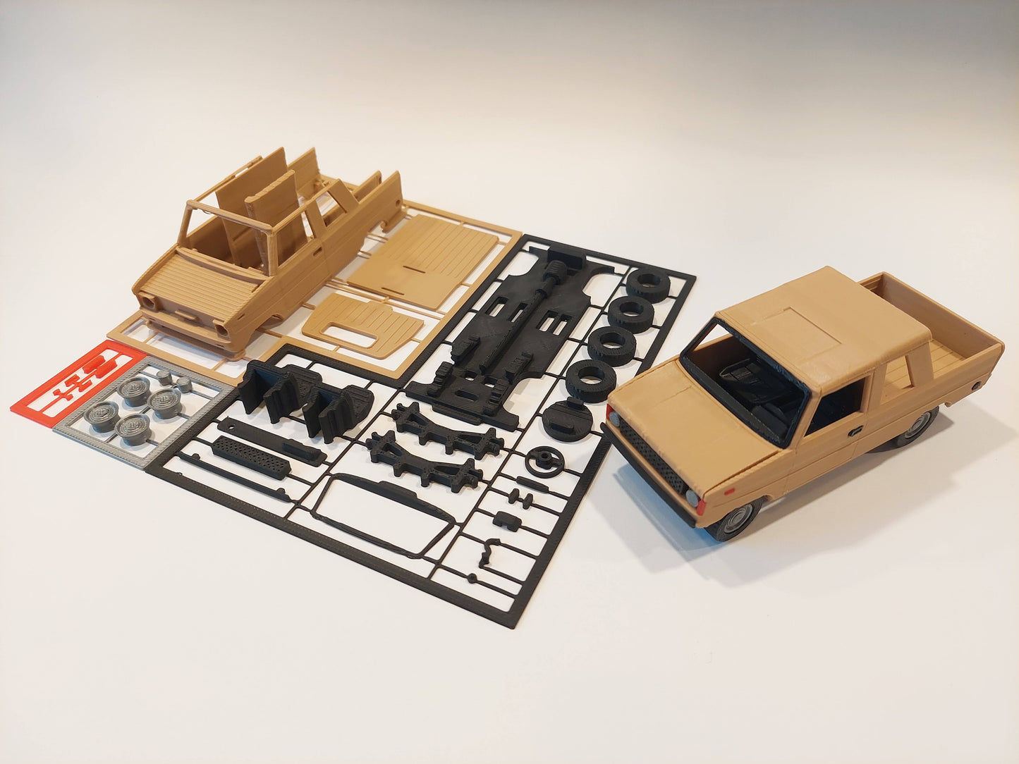 FSR Tarpan 233 – 1:43 Scale Kit Card