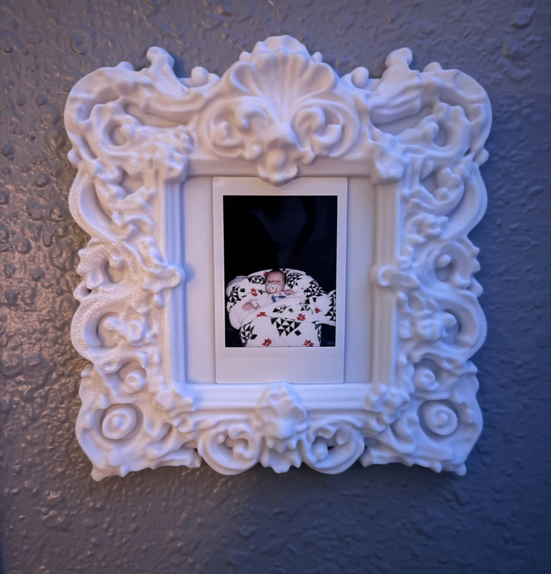 Baroque-Style Picture Frame – 3D Printed Ornate Mini Frame